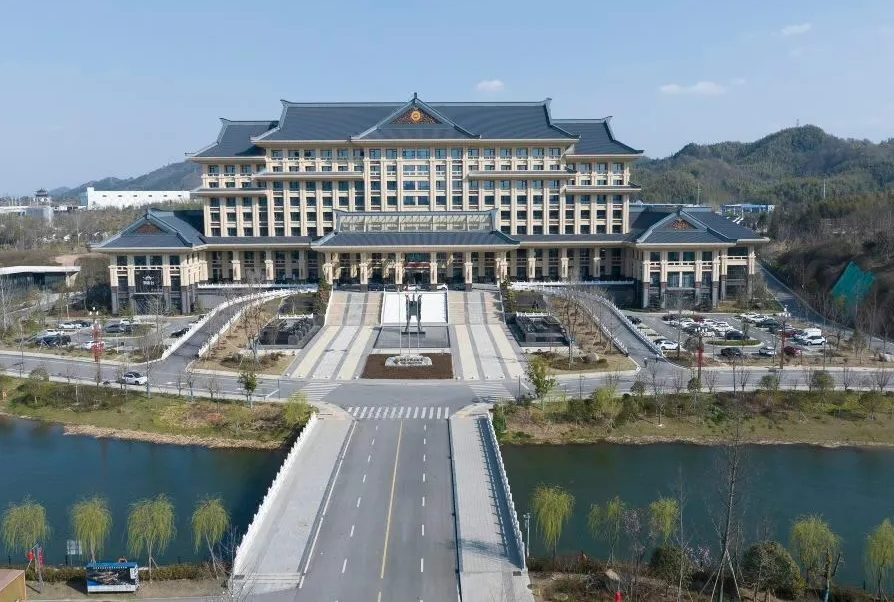 案例分享：迎驾金陵大酒店宴会厅智能化舞台系统集